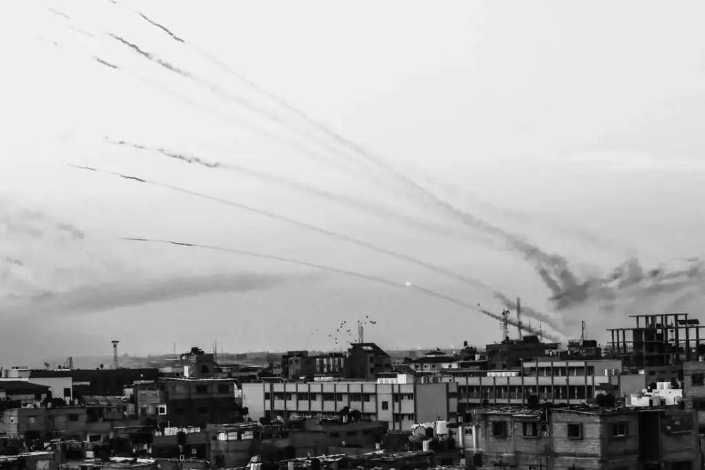 Hamas rockets blast into the southern Gaza Strip. Image credit: Anas-Mohammed / Shutterstock