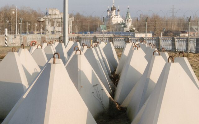 Photo: Border between Estonia and Russia.) (Credit: Joosep Kivimäe